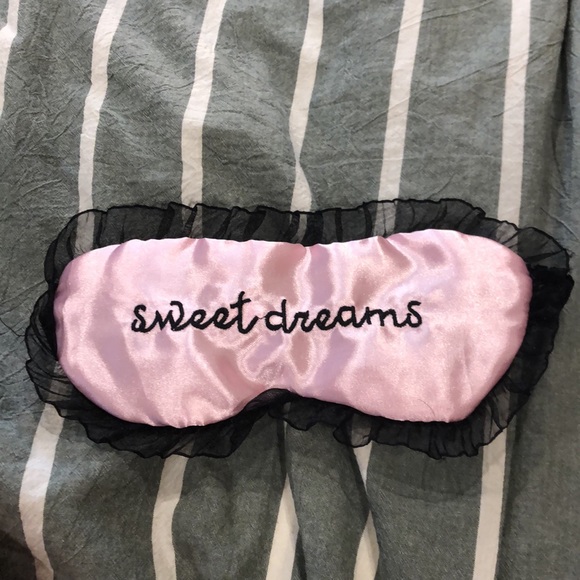 Sweet dreams eye mask set!! 💖 - Picture 3 of 7